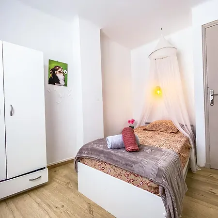 Villa Maison De Village Climatisee Entre Beziers Et Narbonne Jusqu'a 5 Pers *
