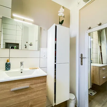 Maison De Village Climatisee Entre Beziers Et Narbonne Jusqu'a 5 Pers