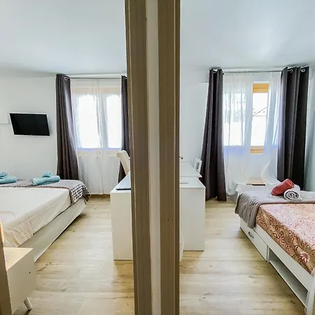 Villa Maison De Village Climatisee Entre Beziers Et Narbonne Jusqu'a 5 Pers