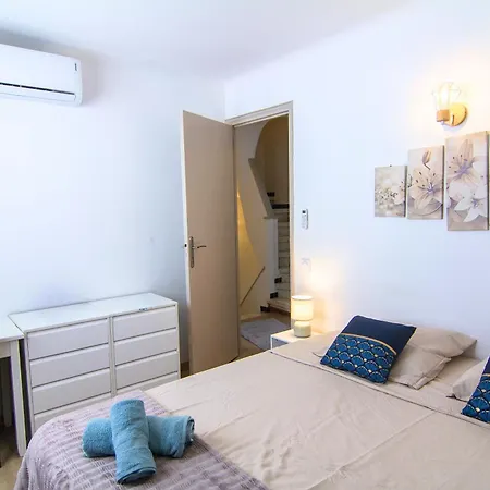 Maison De Village Climatisee Entre Beziers Et Narbonne Jusqu'a 5 Pers