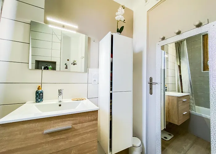 Maison De Village Climatisee Entre Beziers Et Narbonne Jusqu'a 5 Pers